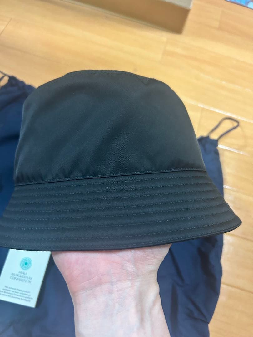ホワイト　PRADA プラダ ナイロン バケットハット XL ブラック