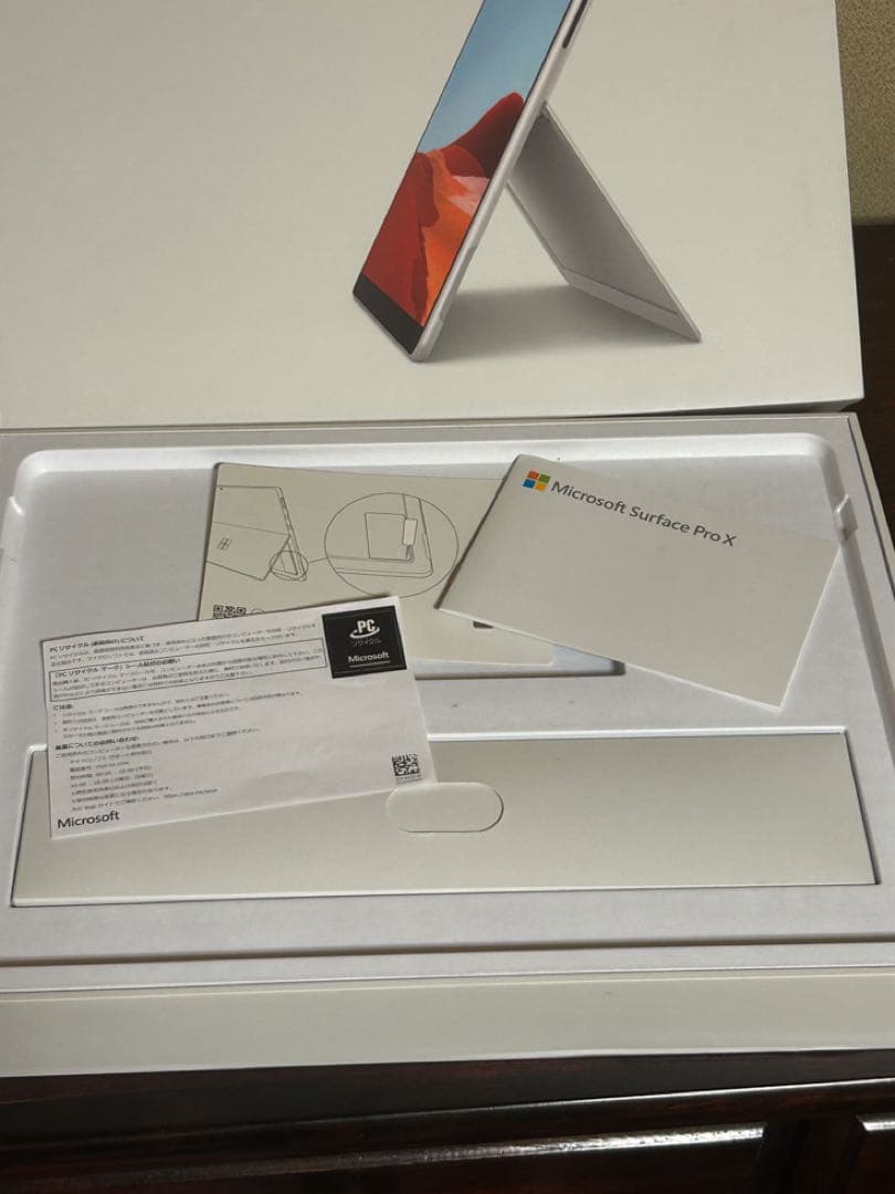 Windowsタブレット本体 Surface Pro X SQ2 16GB 256GB LTE