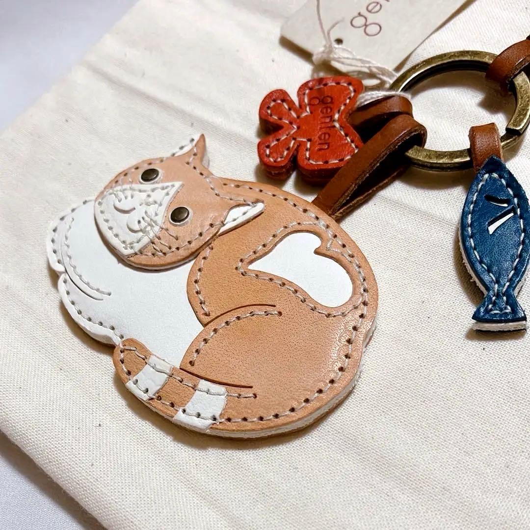 【出品9/15まで・新品未使用】 genten チャーム 茶白 ハチワレ 猫