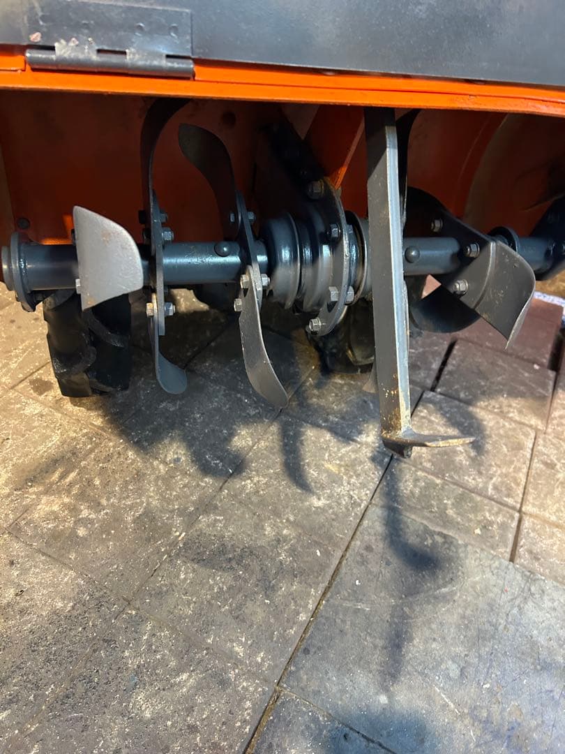 引き取り希望です。中古実働整備済【耕運機　クボタTR70】逆転耕運付/6.2馬力