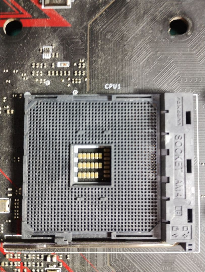 MSI X470 GAMING PLUS ATX ゲーミングマザーボード