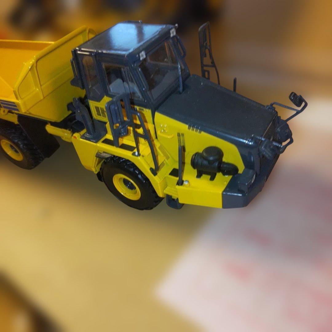 コマツ建機　HD605 HM250　イエロー ダンプ2セット　1/50