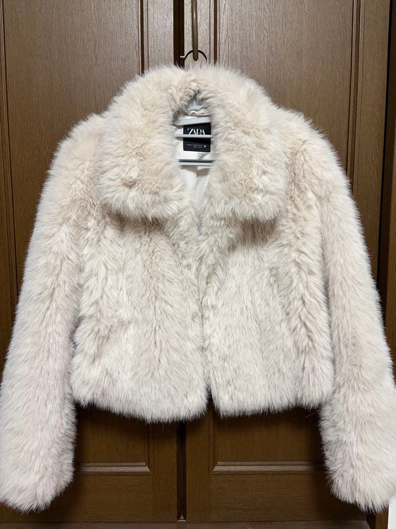 ZARA XS ショート丈フェイクファーコート