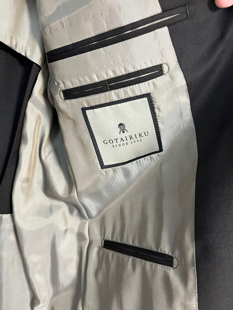 【新品未使用】70%以上引き！GOTAIRIKU ダークブラウンスーツ