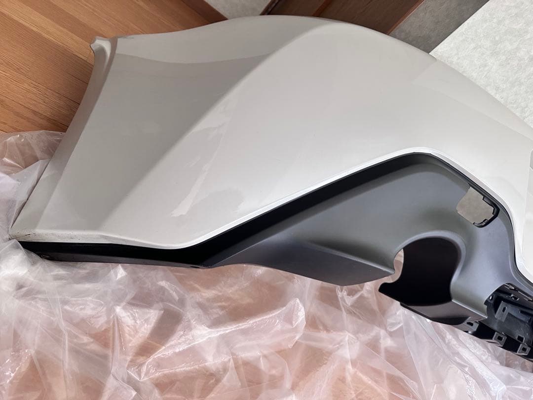 gr86 リアバンパー　ホワイトパール