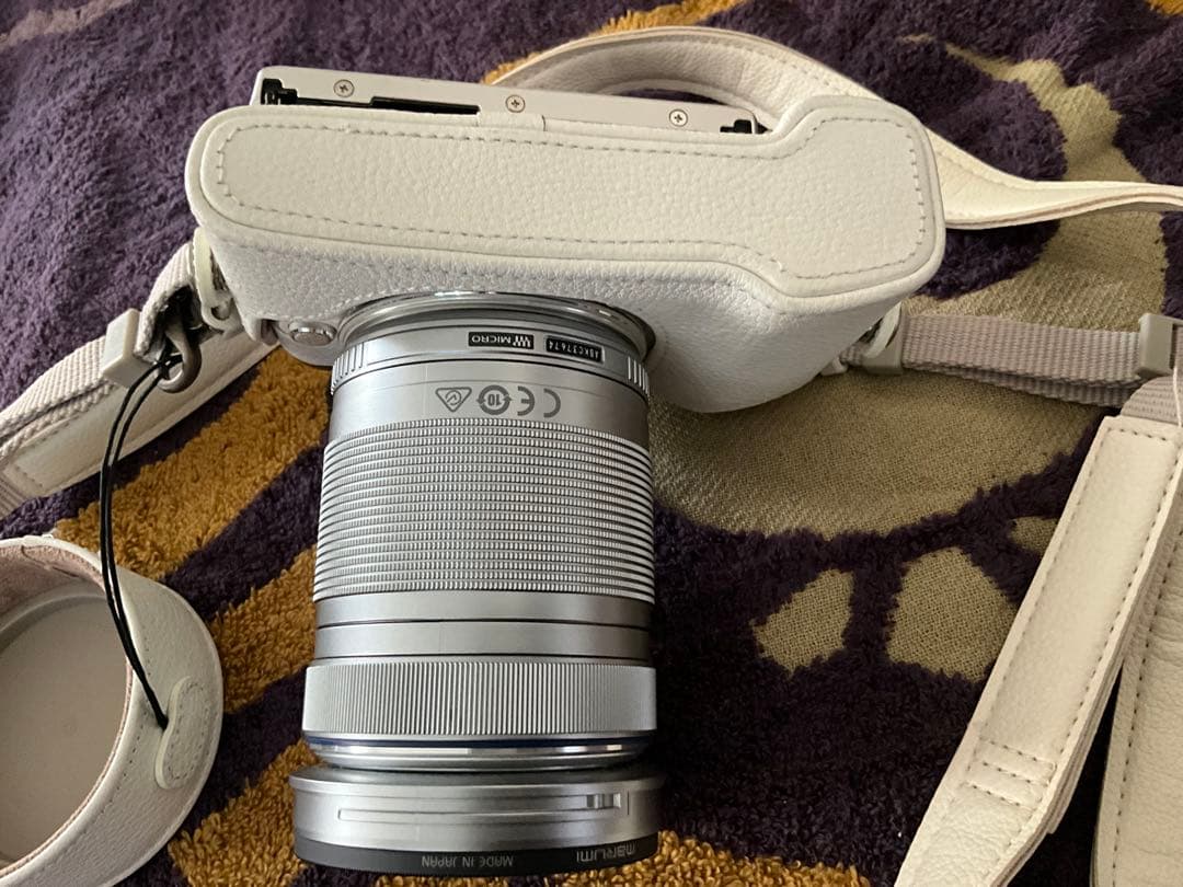 【がーる】OLYMPUS PEN E-PL8ミラーレスカメラ ダブルズーム