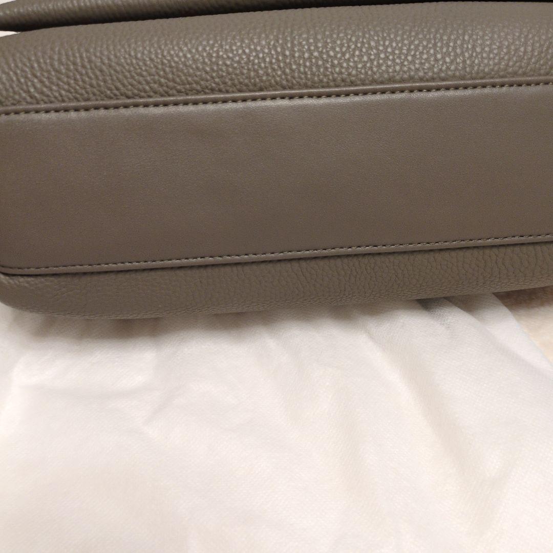 美品　ビアズリー　ボディバッグ　トープ