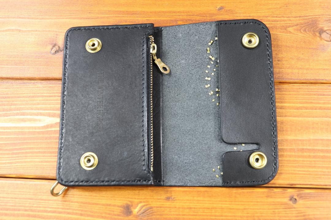 フラワースタッズミドルトラッカーウォレット ハトメ小判カン付き