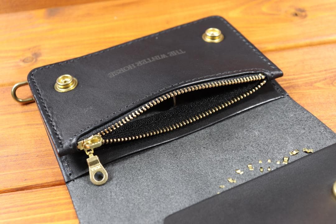 フラワースタッズミドルトラッカーウォレット ハトメ小判カン付き