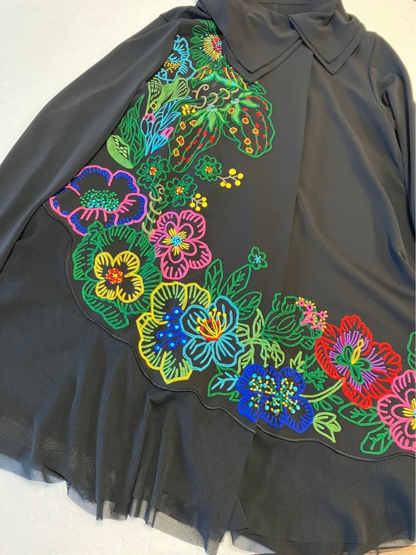 TOKUKO 1er VOL　トクコ　 チュニック　羽織物　コート　お花　刺繍