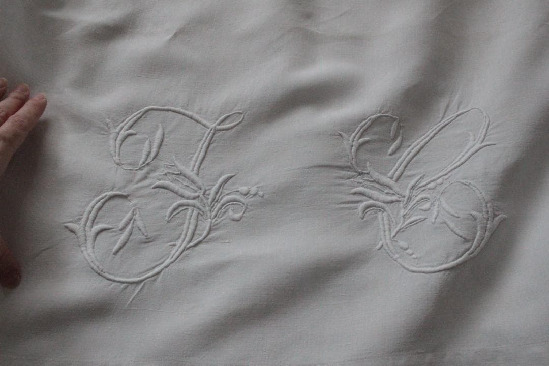 konorinoko様フランスアンティークイニシャルシーツ/モノグラムカバー