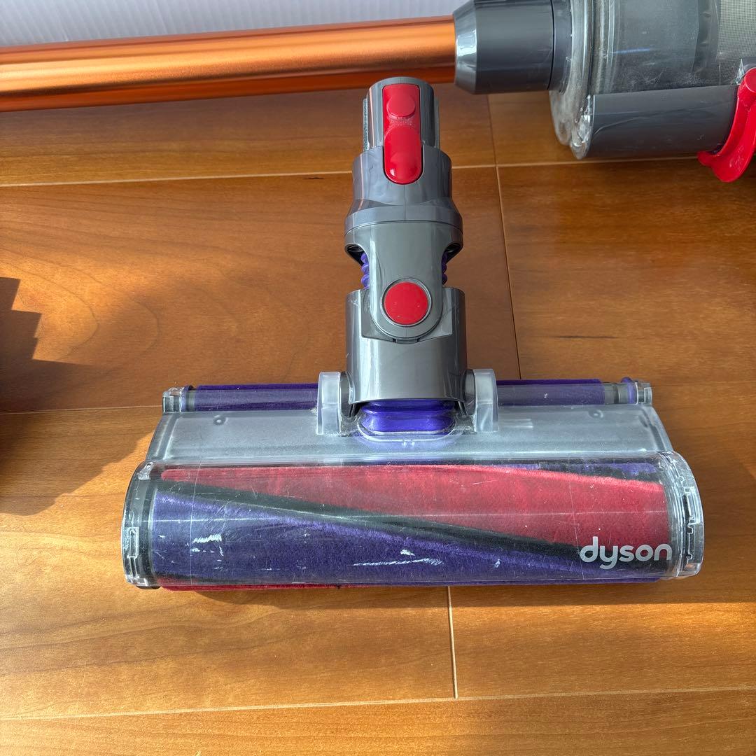 Dyson Cyclone V10 Fluffy 本体と未使用付属品