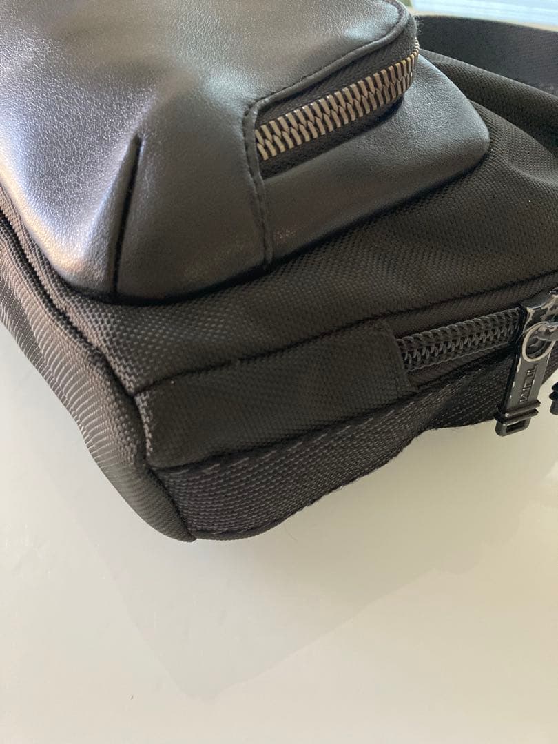 【美品】トゥミ TUMI ALPHA BRAVO ショルダーバッグ