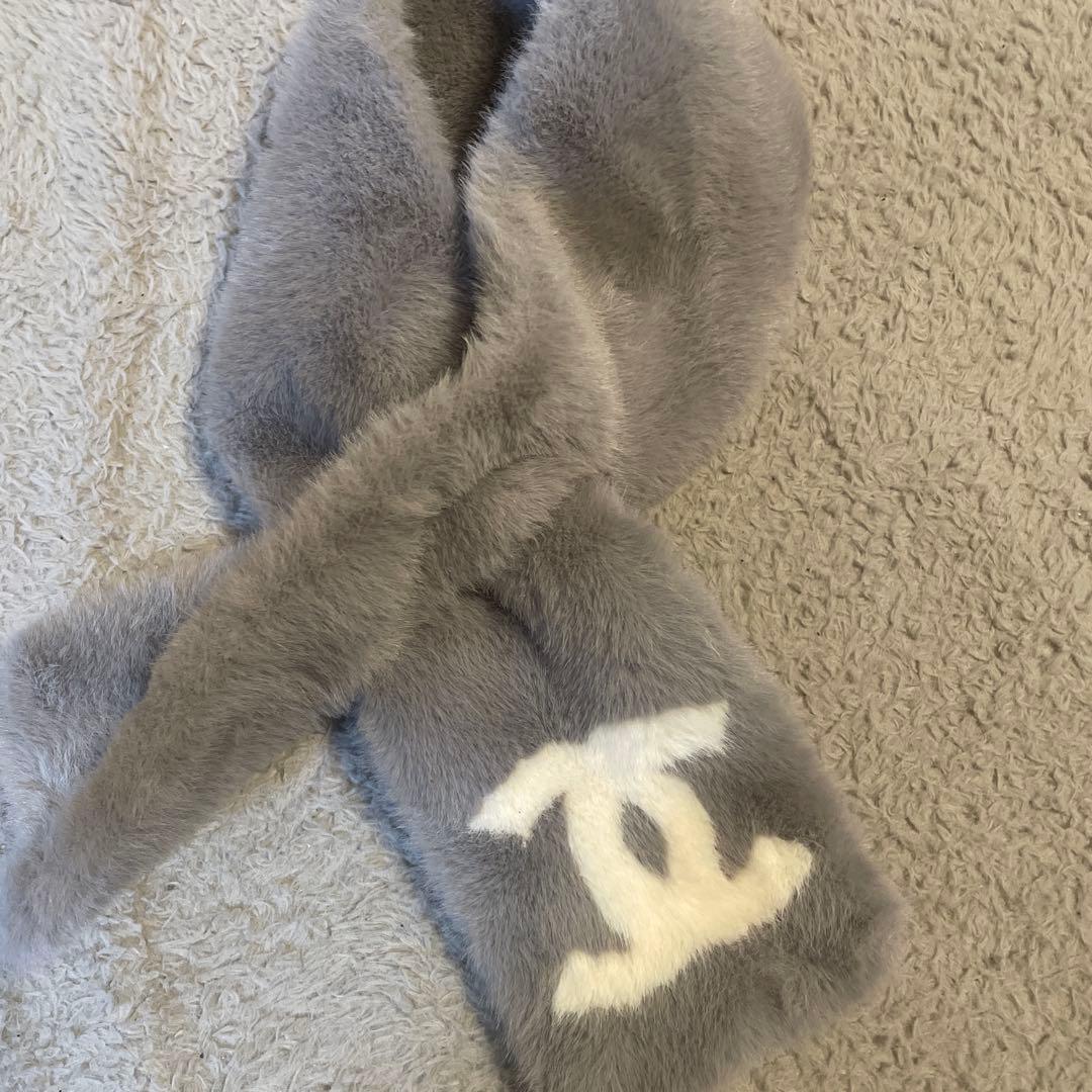 ノベルティ　シャネル グレー マフラー