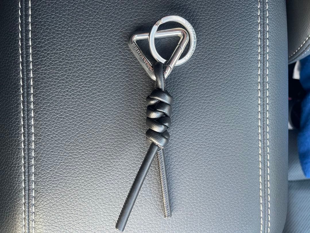 BOTTEGA VENETA ボッテガヴェネタ トライアングル キーリング ネロ