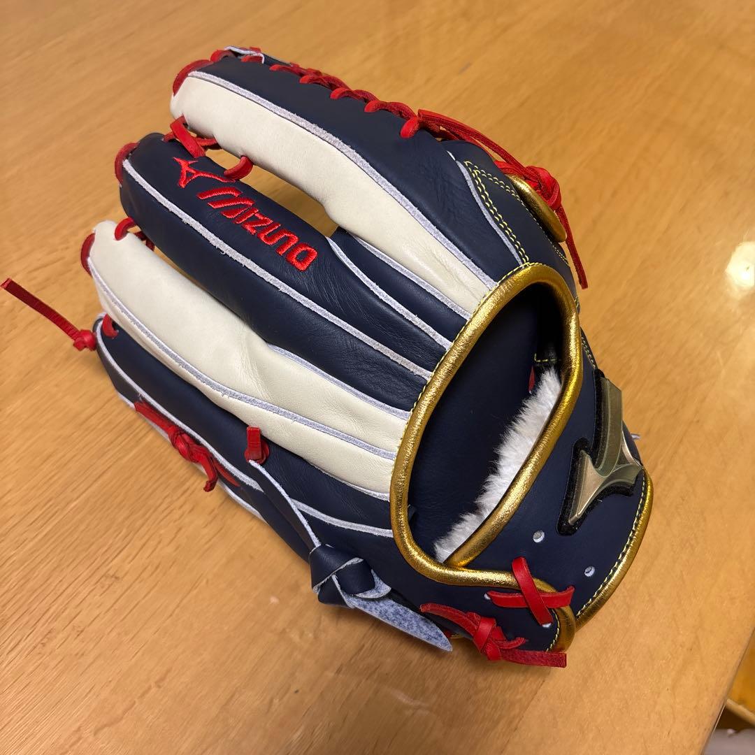 ミズノ勝色グラブ　　　定価28000円