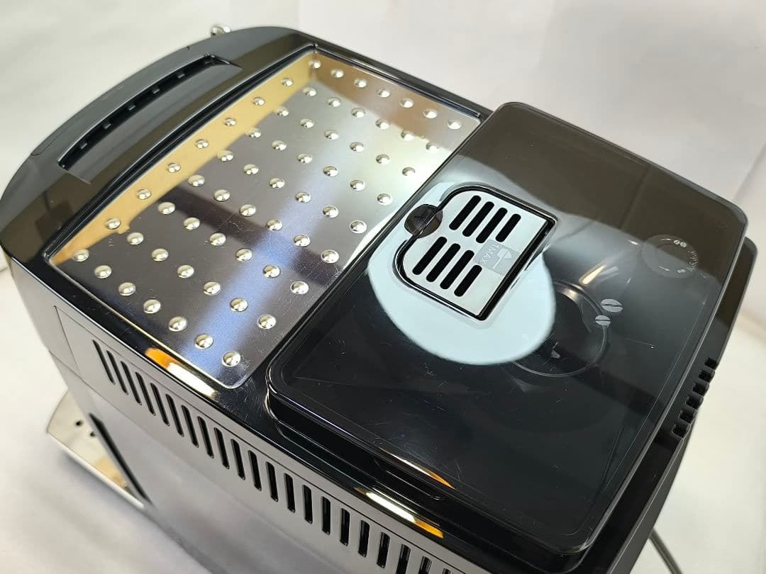 デロンギ　コンパクト全自動コーヒーマシンマグニフィカS ECAM22112B　4