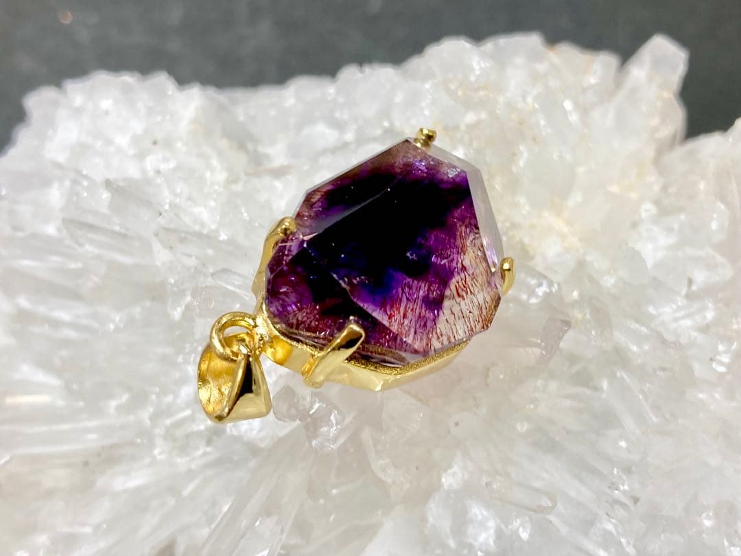 ウィッグ　夢幻品質　幻のブラジル・エスピリット鉱山セイクリッドセブンPT①