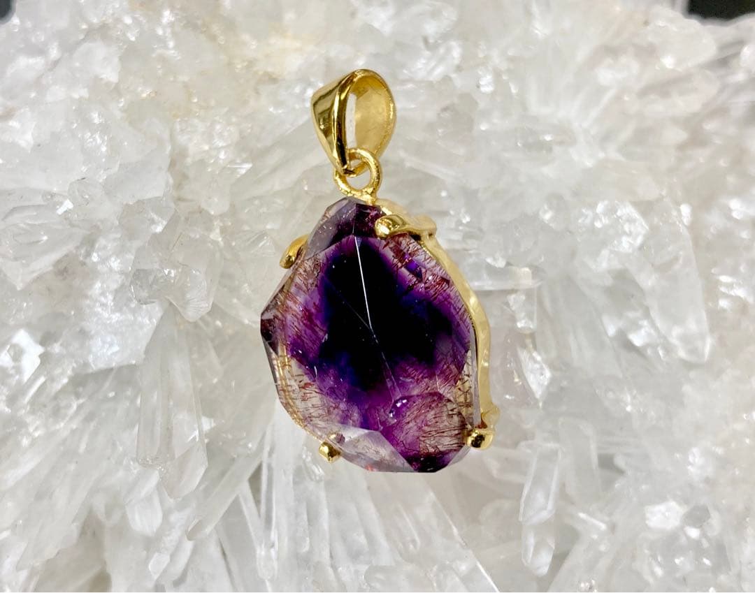 ウィッグ　夢幻品質　幻のブラジル・エスピリット鉱山セイクリッドセブンPT①