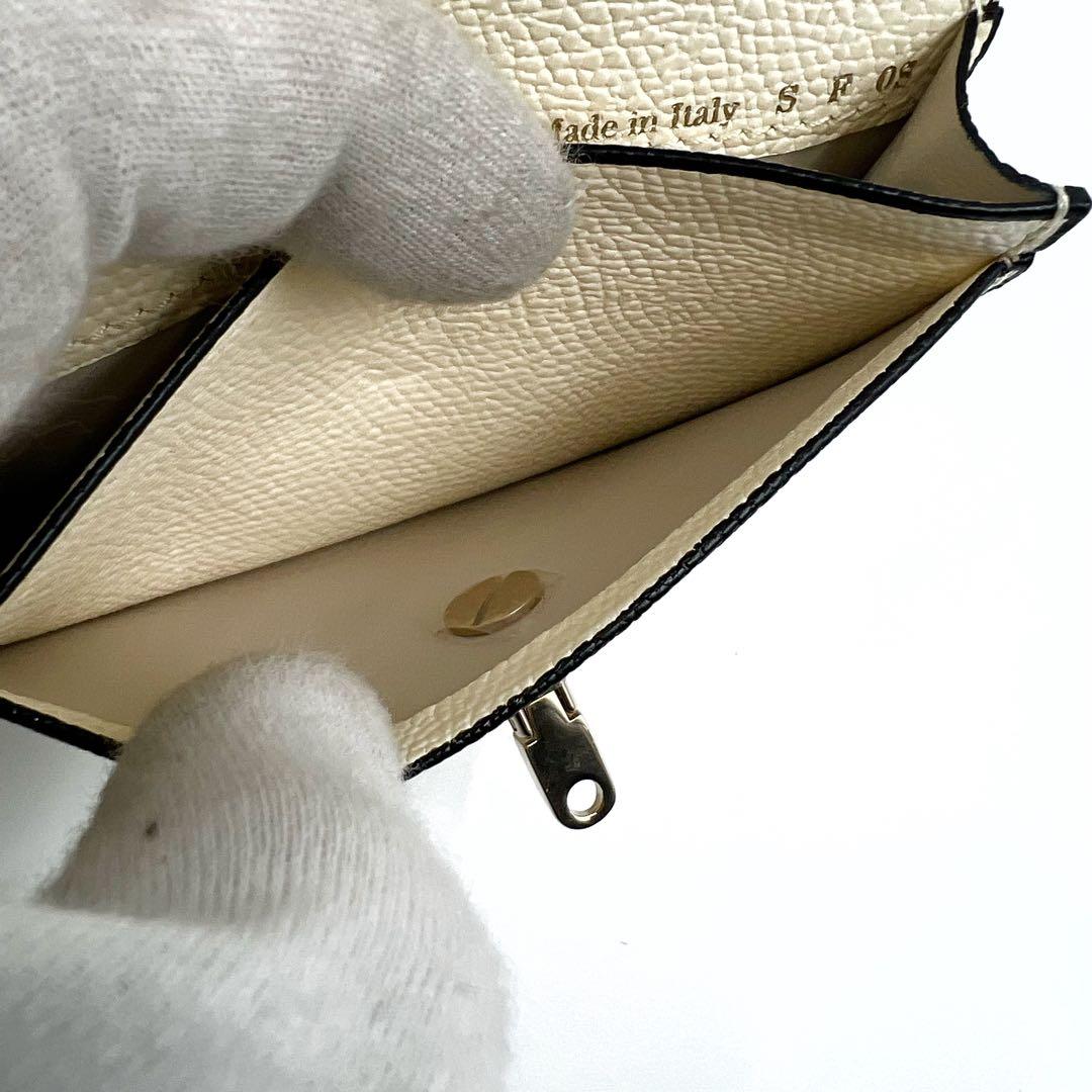 【現行モデル】ヴァレクストラ 名刺入れ ブレラ ソフトカーフスキン ホワイト