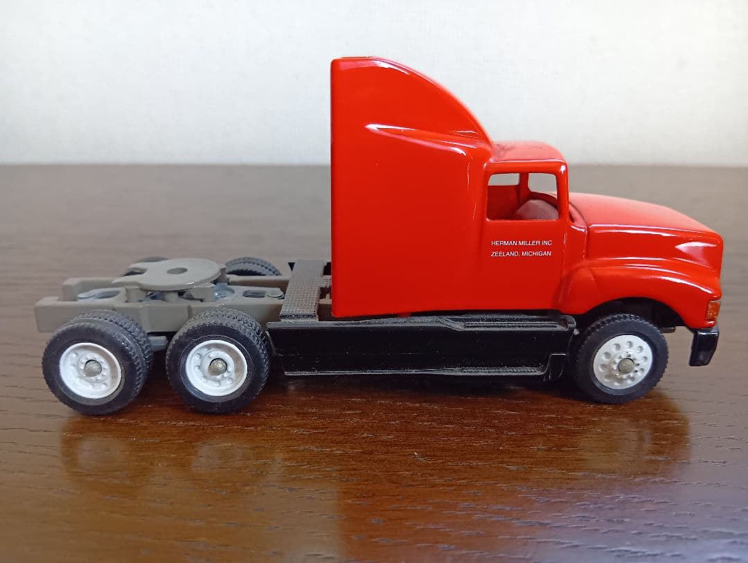 h*x様 Winross社製 herman millerトレーラー