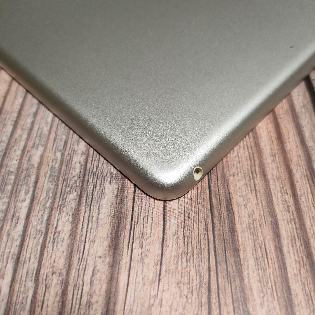 iPad 第6世代 32GB シルバー 美品 バッテリー98%