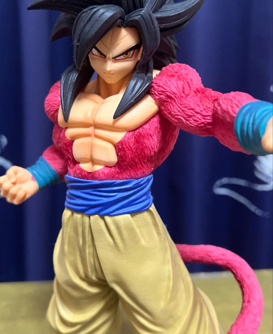 孫悟空　スーパーサイヤ人４