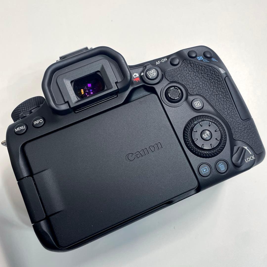 Canon EOS 90D とCanon EFS 18-135mmレンズセット