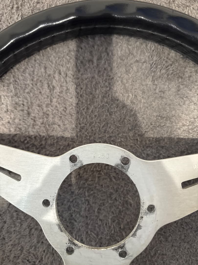 ナルディ製 3本スポーク ステアリングホイール32パイ