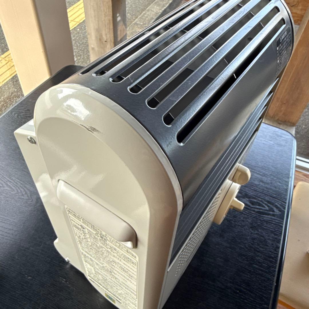 Iwatani カセットガス ストーブ 風暖 ホワイト CBGFH2