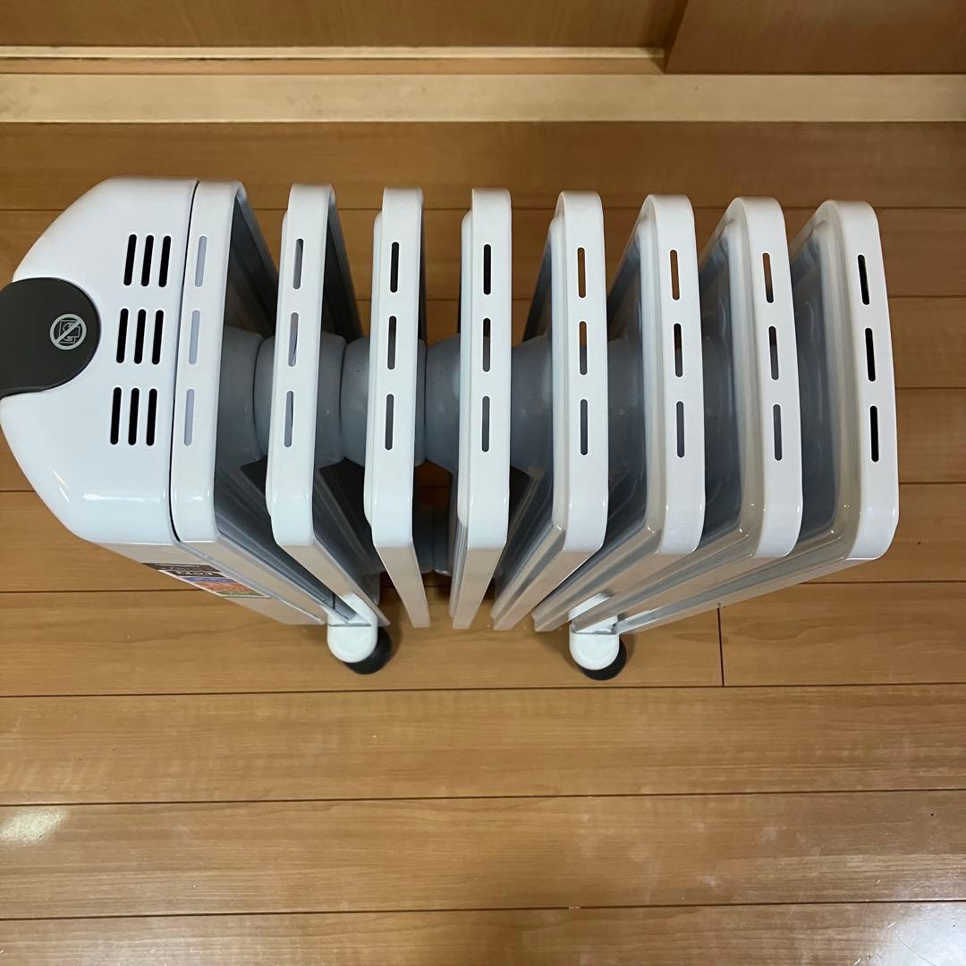 美品　デロンギアミカルド オイル ヒーター RHJ35M0812-DG
