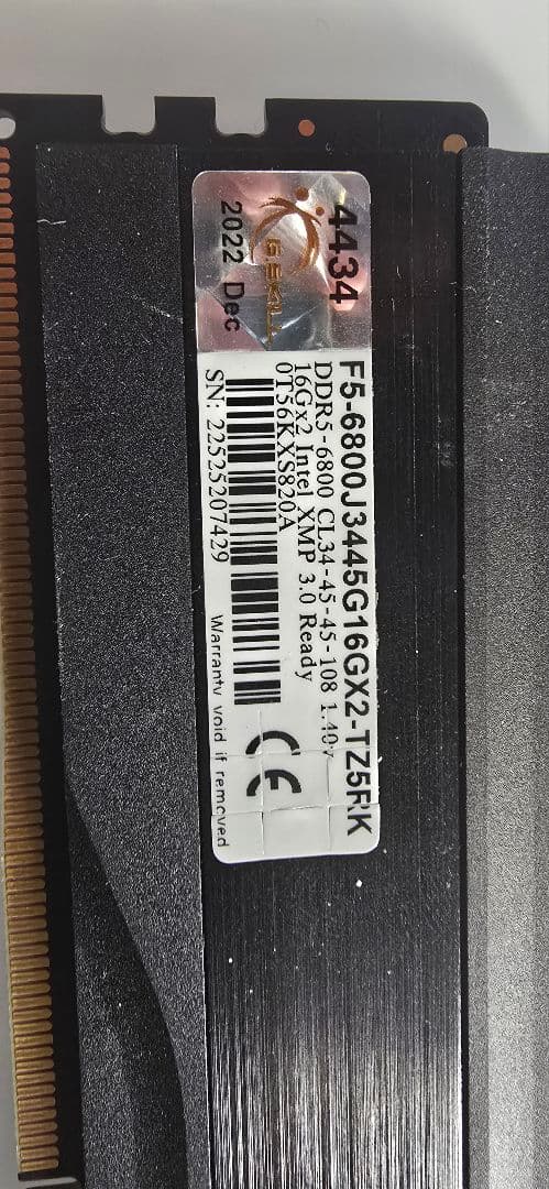 メモリー Trident Z5 RGB DDR5 32GB 6800 CL34