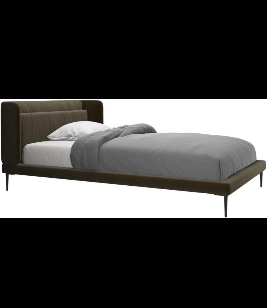 Bo Concept Austin クイーンサイズベッド　マットレス付き