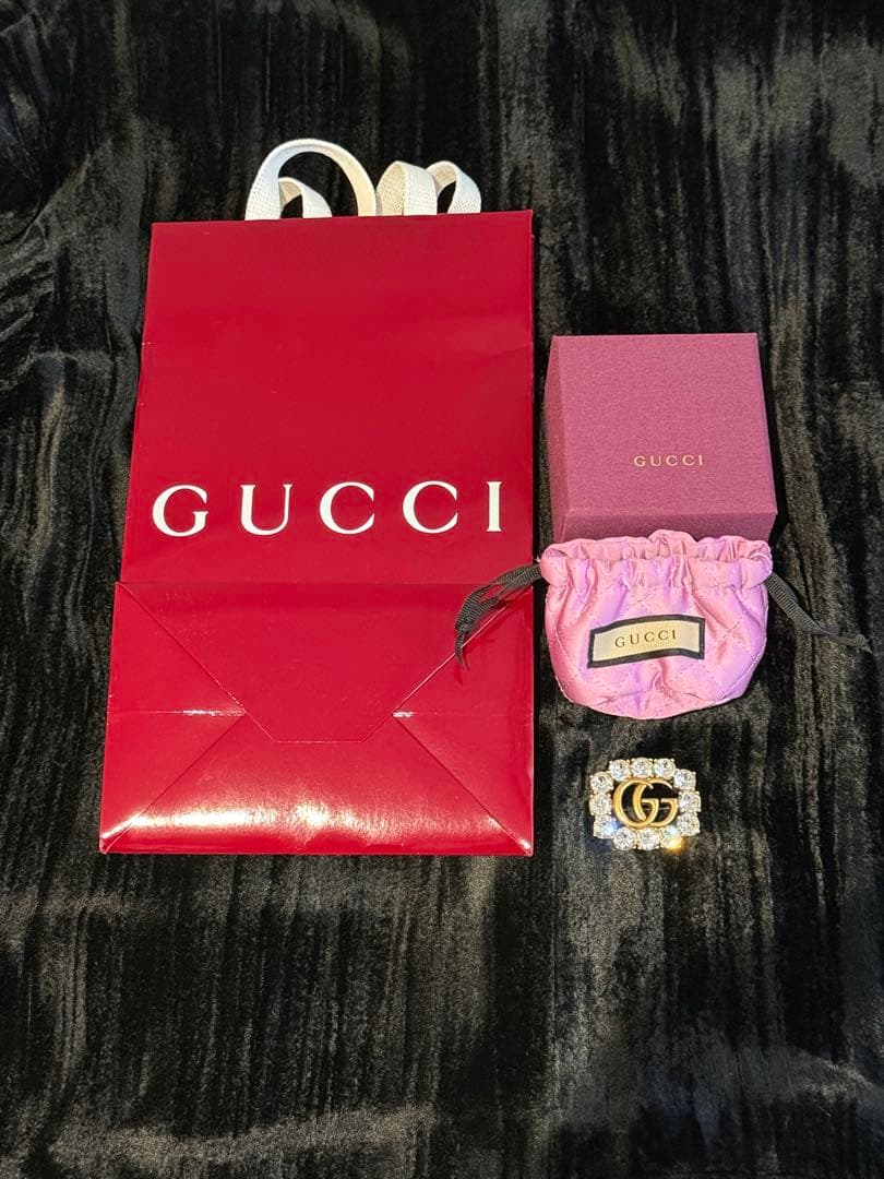 GUCCI ダブルG クリスタルブローチ