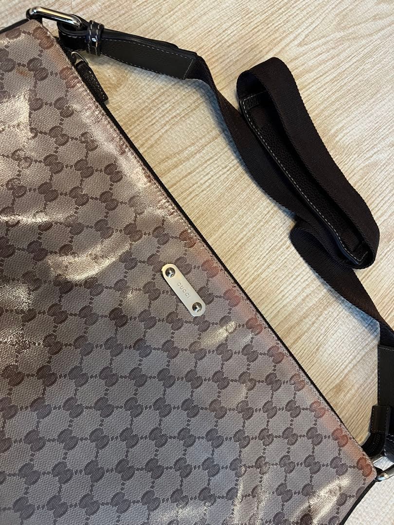 GUCCI ブラウン ショルダーバッグ 光沢仕上げ