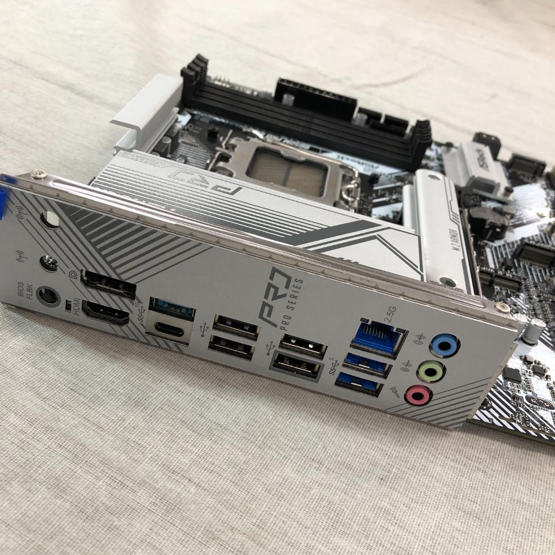 真*崎様 動作未確認　ASRock マザーボード B650M Pro RS AM