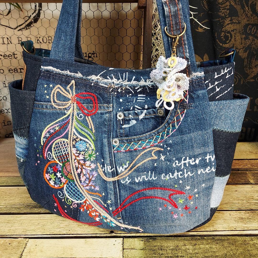 刺繍デニムバック　 No.642　デニムリメイク　サイドポケット　刺繍バック