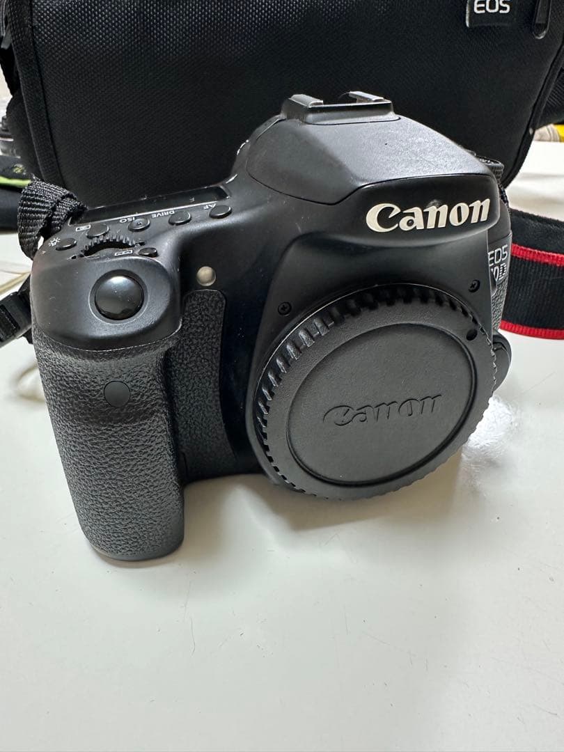 Canon EOS 70D 一眼レフカメラ　初心者向け　欠損あり　おまけ付き