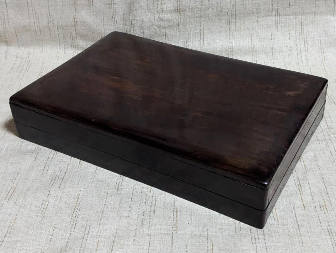 【ゆーひで　参考】　　　◆端渓長方硯（九吋位／唐木共箱）