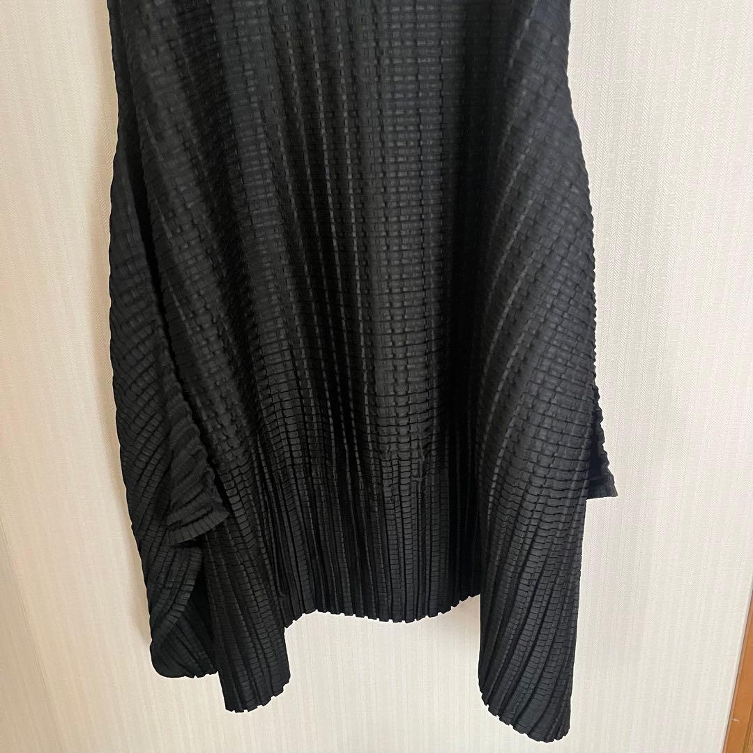 新品　PLEATSPLEASE イッセイミヤケ ワンピース　アラレ　黒　3