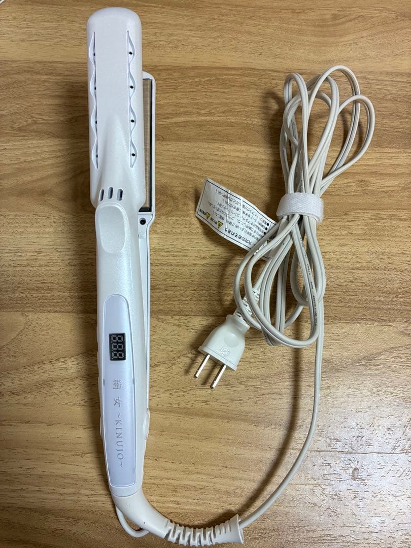 【ほぼ未使用／箱・説明書あり】 KINUJO（キヌージョ）ストレートアイロン絹女