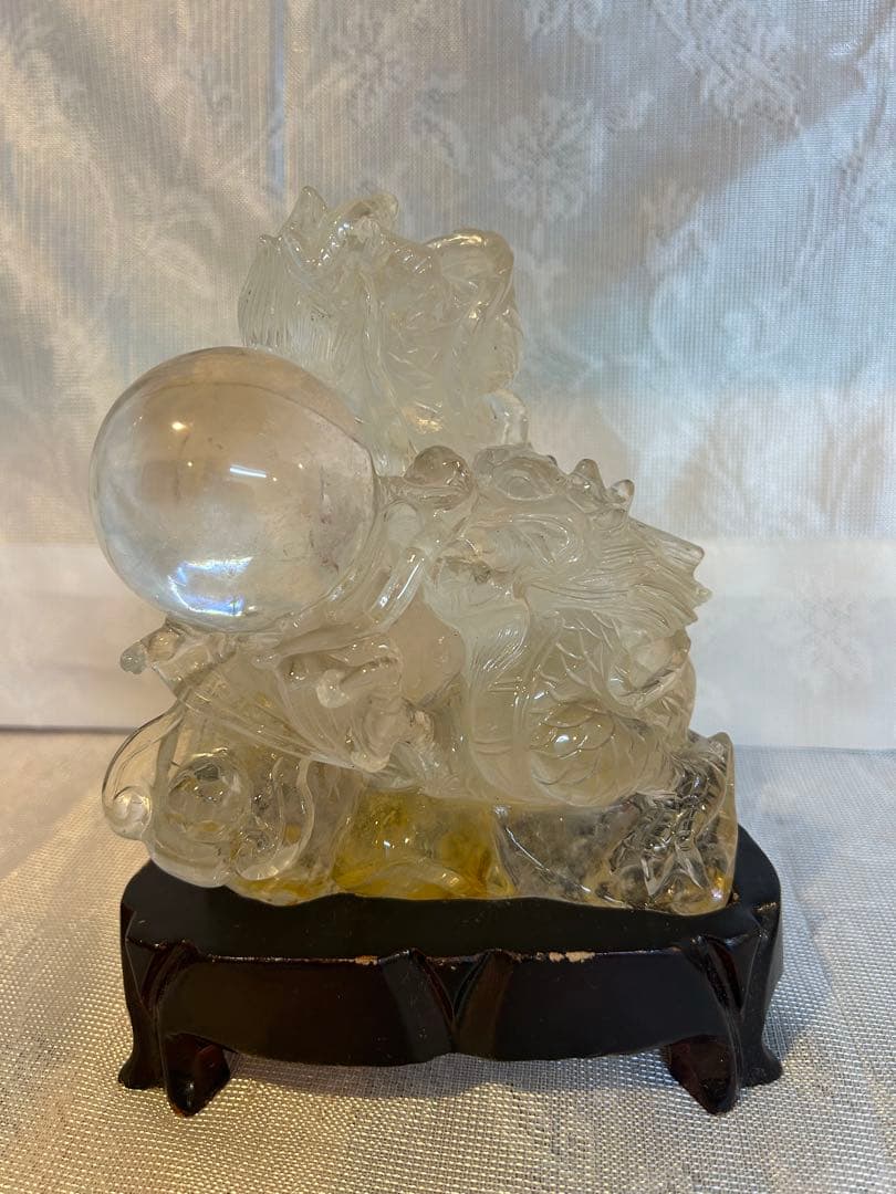 天然水晶 彫刻品 風水置物 龍と水晶球 1527g