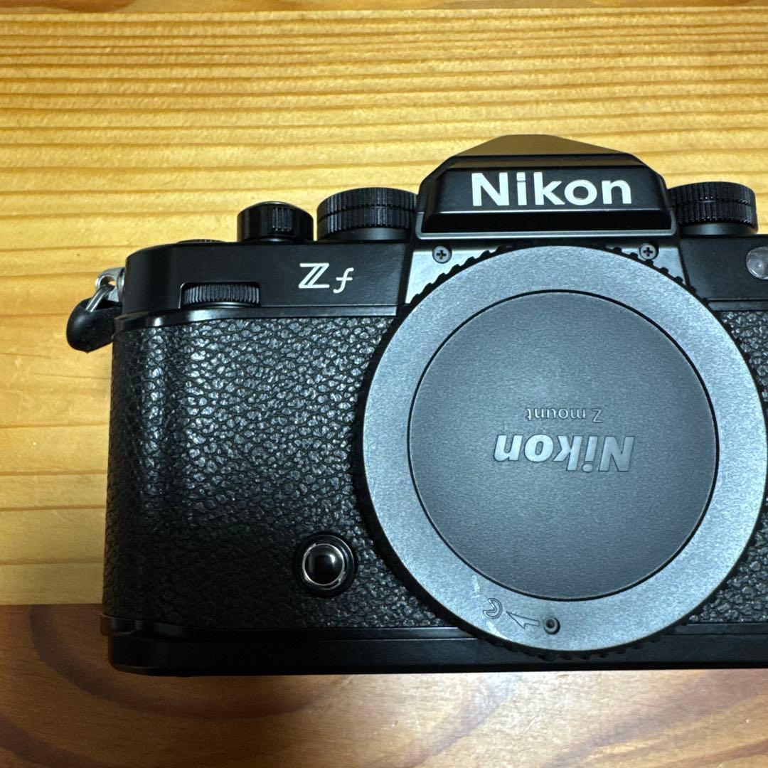 Nikon zf 本体　箱付き　ショット数4500枚