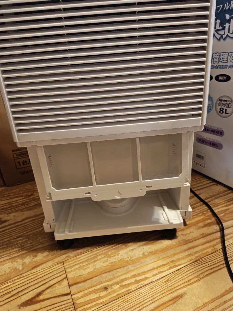 ナカトミ 除湿機 DM-10 新品未使用 送料無料 木造20畳 鉄筋40畳