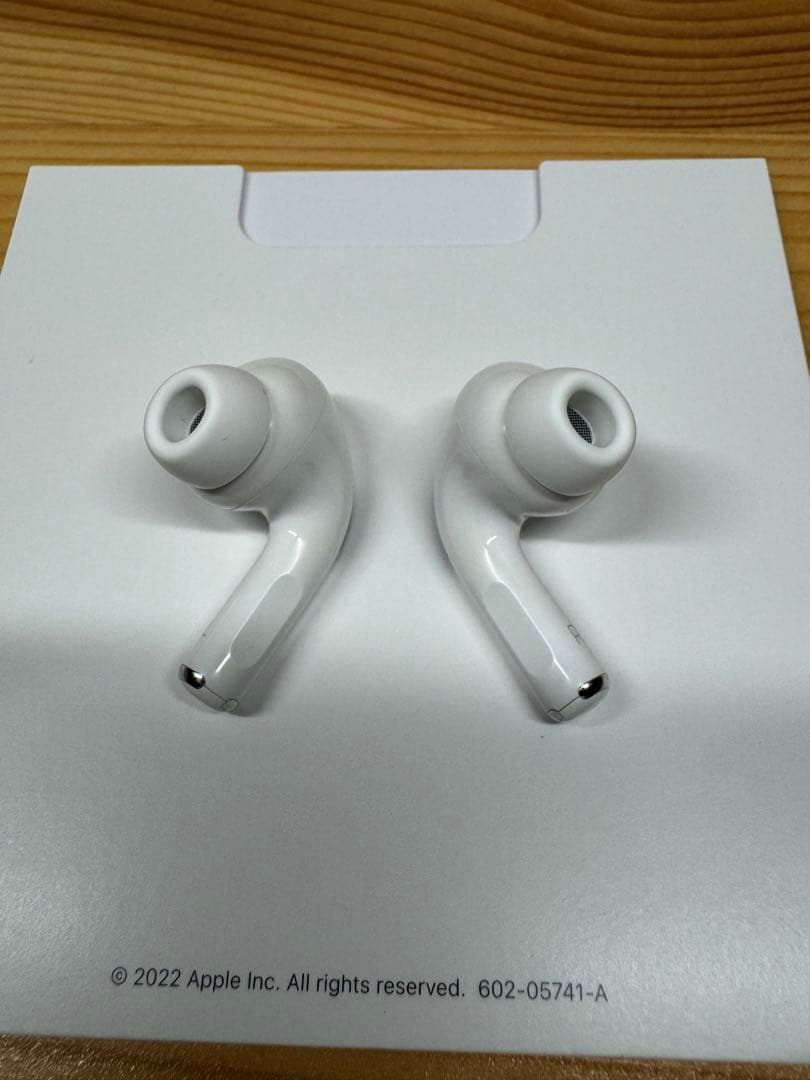 【美品】AirPods Pro 第2世代（Lightning） おまけ付き
