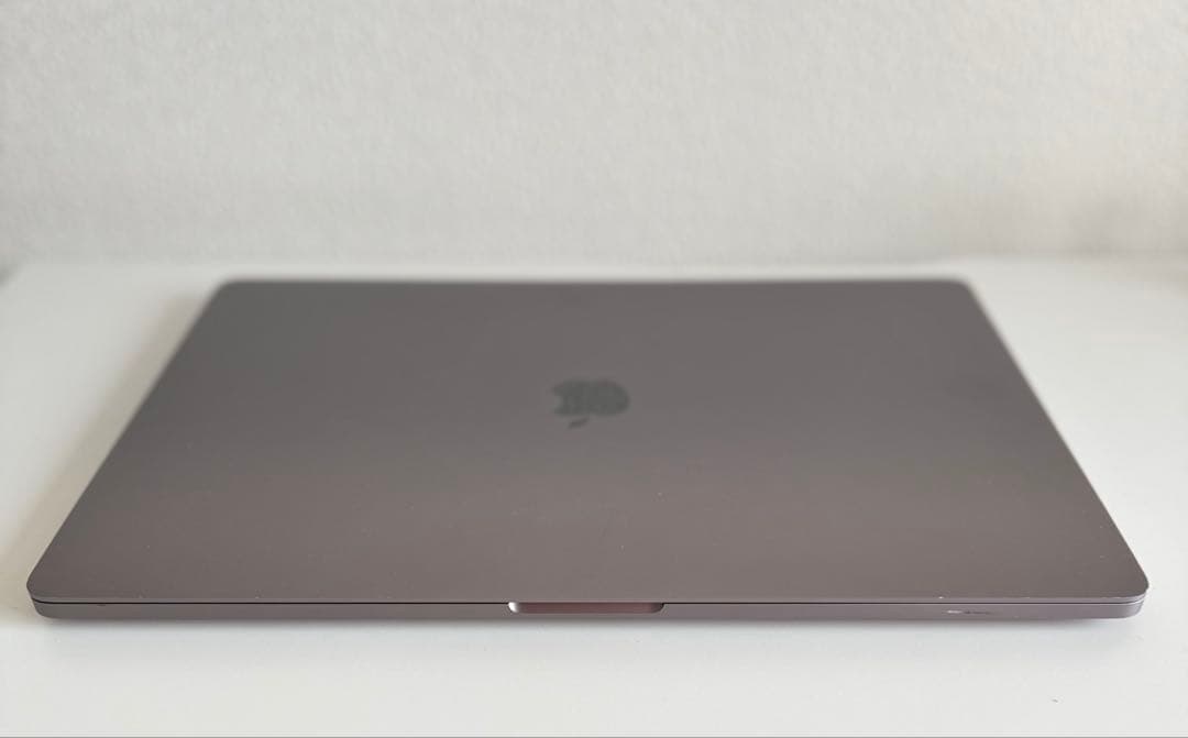 美品 Macbook Pro 2019 16インチ 永年版office