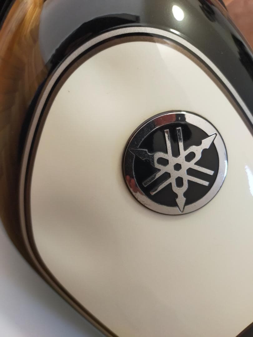 Yamaha ヤマハ　sr400 500タンク ブラック/ホワイト