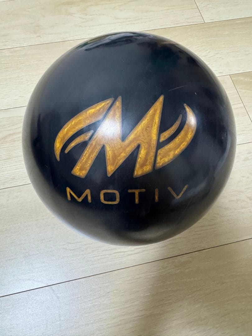 MOTIV VENOM ボウリングボール