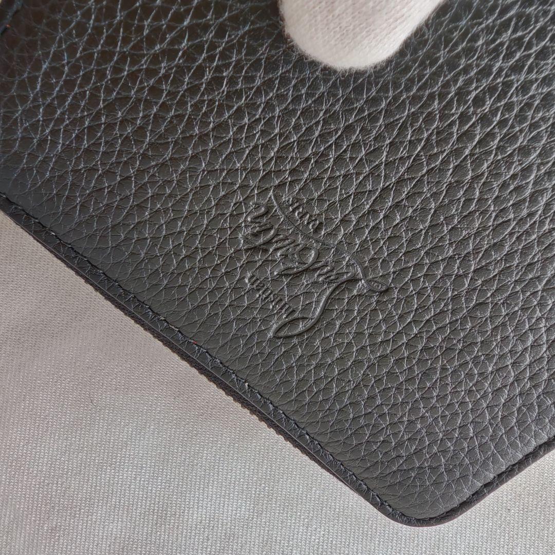 未使用級 クリスチャンルブタン ケース スタッズ レザー ブラック