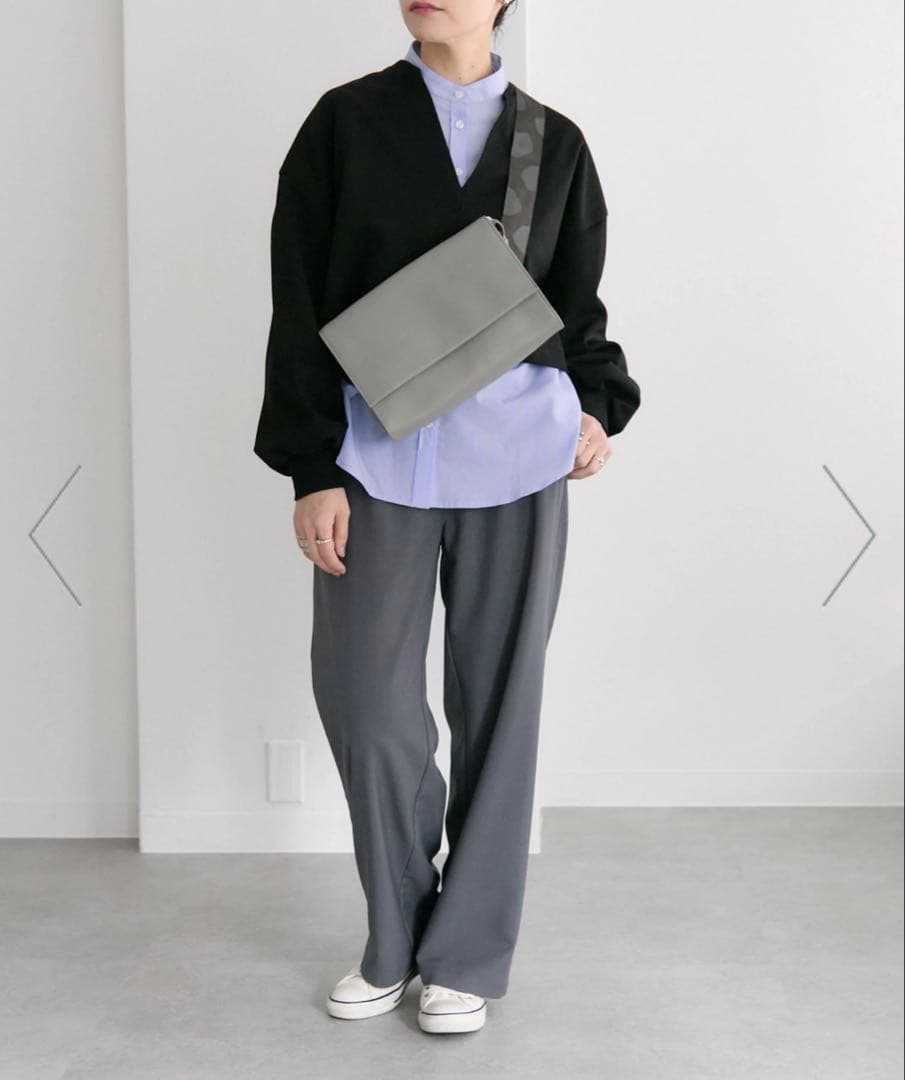 ear PAPILLONNER(イアパピヨネ) 本革　ボディバッグ